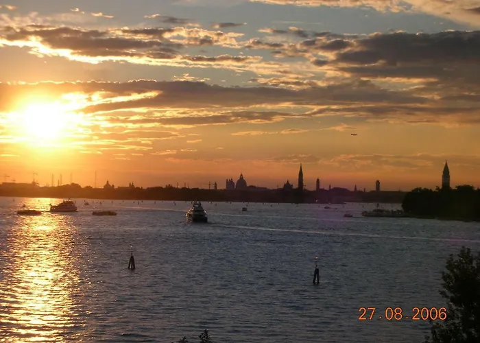 Oasis Golden Lagoon Alpehytte Venedigs Lido